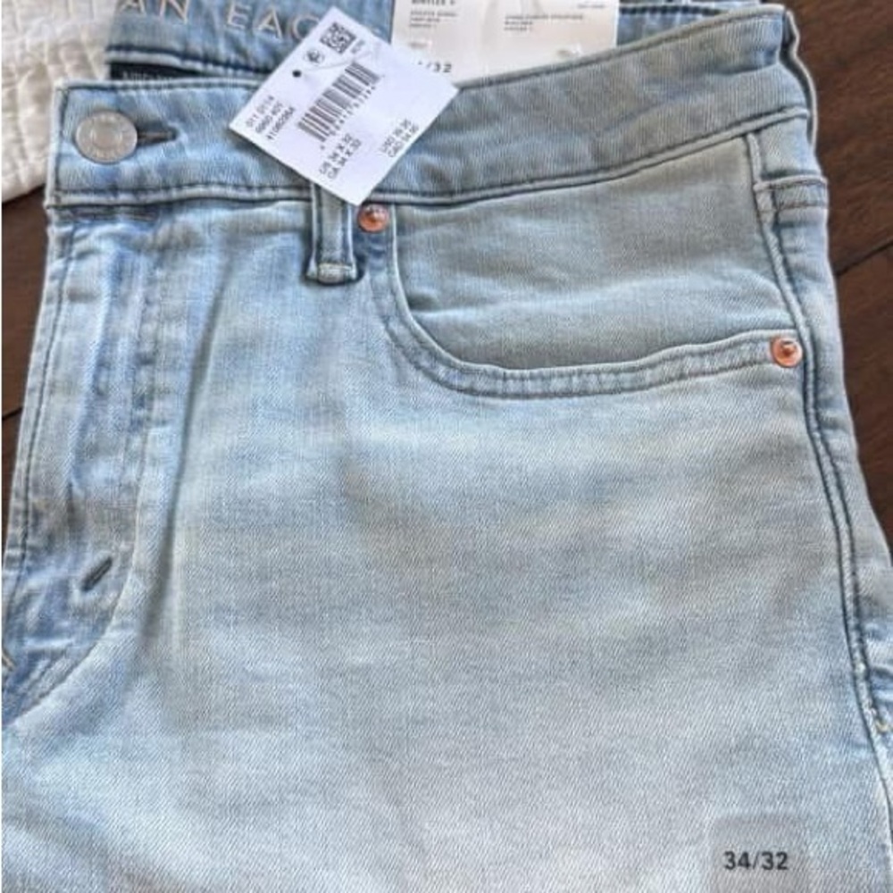 New American Eagle men’s Light Blue Denim Jeans